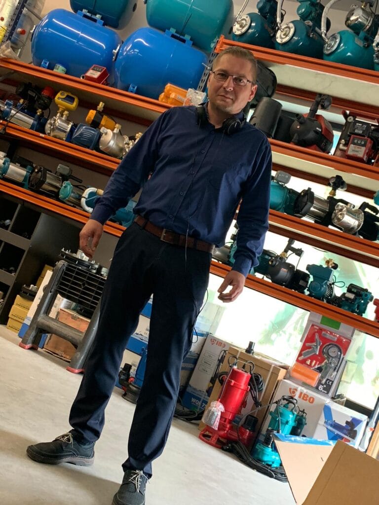 Hubert Tykwiński - Certyfikowany Instalator Hydromonters.pl przy pracy